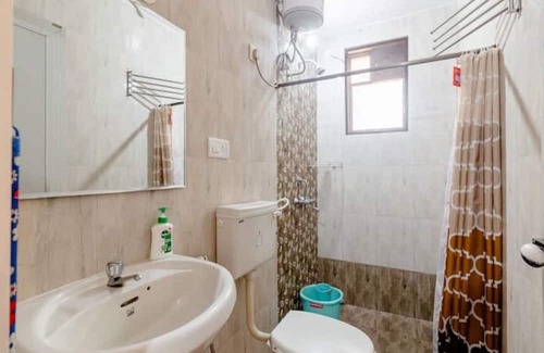 Benaulim Wohnung | Ground Floor Studio | W/Pool | 15 Min Walk To Beach
