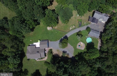 Catharpin Haus | Cozy Room in large estate