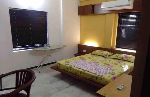 Besant Nagar Wohnung | Besant Nagar, Fully Furnished Accommodates 6 adults-Wireless Internet ready
