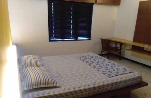 Besant Nagar Wohnung | Besant Nagar, Fully Furnished Accommodates 6 adults-Wireless Internet ready