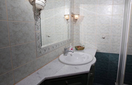 Leros Haus | Blue Heaven. Enjoy Sun and Magnificent View in a Peaceful Garden.