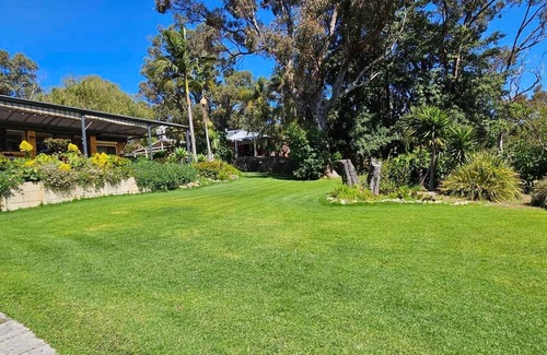 Leschenault Haus | Three Waters Australind 4 Bedroom Water Views with Pool