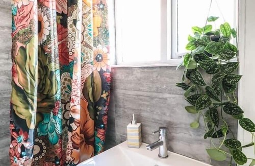 Leyton Haus | Exquisite Spacious 7BR Residence in Prime London