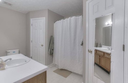 Murfreesboro Haus | OSborne- near VA/ soccer and baseball fields.