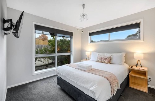 Geilston Bay Haus | Geilston Bay Hideaway-3 brm,2 bath ,7km to CBD