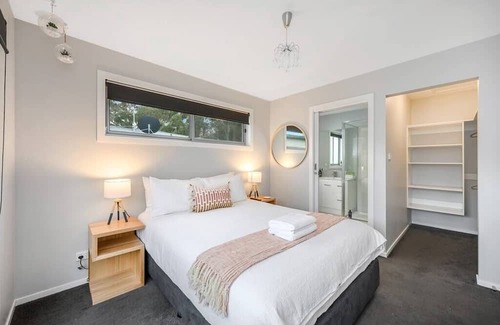 Geilston Bay Haus | Geilston Bay Hideaway-3 brm,2 bath ,7km to CBD