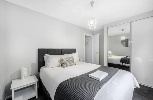 Geilston Bay Haus | Geilston Bay Hideaway-3 brm,2 bath ,7km to CBD