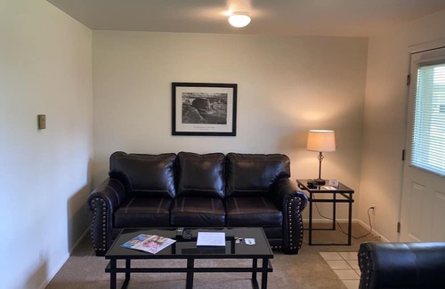 Boulder Wohnung | Furnished All Inclusive 1 Bedroom Condo Two Blocks East of CU