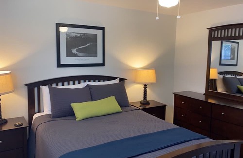 Boulder Wohnung | Furnished All Inclusive 1 Bedroom Condo Two Blocks East of CU