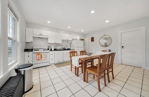 Allston Wohnung | 5BR 2BTH Bright & Spacious Apt in Brighton