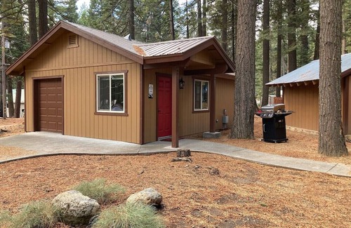 Peninsula Village Kabine | Little Dipper - Fall Couples Escape!