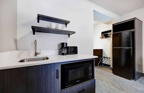 Rock Springs Haus | 4 Spacious Units w/Kitchenette! Close to Southwest Wyoming Airport
