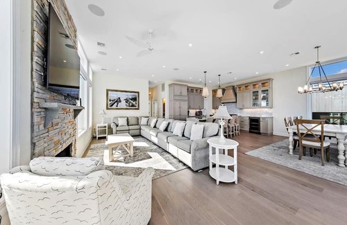 North Beach Haven Haus | Ocean Front w/Elevator - 7BR, Kids Bunk Room, 6 Full, 2 Half Bath. Sleeps 18