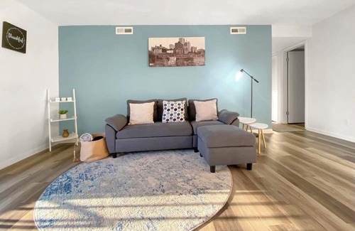 Winston - Salem Eigentumswohnung | 2BR-2BA Near Downtown, WFU & Hospital! 50% off 30+days