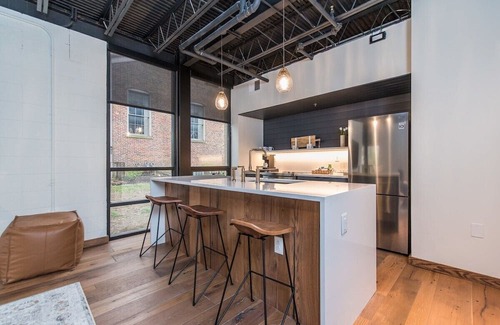 Downtown Wohnung | This serviced apartment is a 2 bedroom(s), 2 bathrooms, located in Lexington, KY.