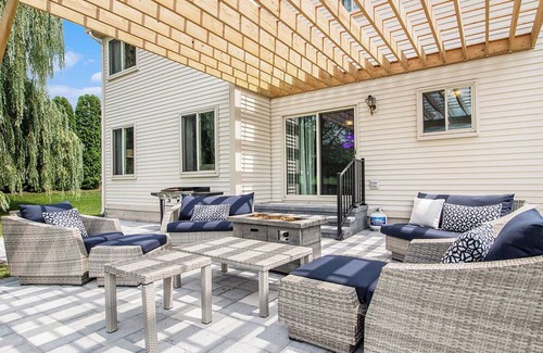 Ann Arbor Haus | Elegant Residence 3 Miles from UM Stadium