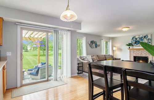 Ann Arbor Haus | Elegant Residence 3 Miles from UM Stadium