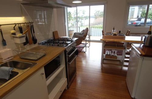 Woodbridge Wohnung | Delightful aspect at Birchs Bay with view to Bruny Island.