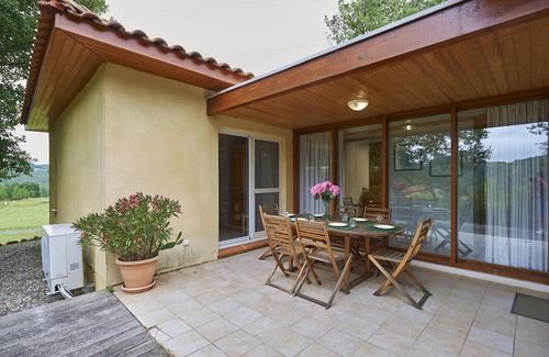Quillan Haus | Tidy bungalow with dishwasher