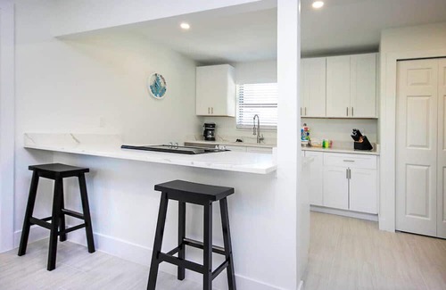 Sanibel Haus | Blind Pass E103 - over 1500 sq ft ~ 8 person occupancy