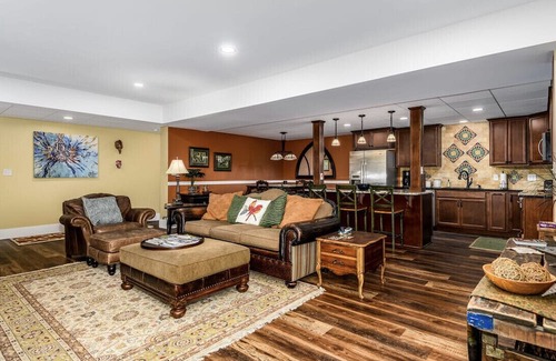 St. Stephens Wohnung | Globally Inspired Boutique Suite Warm, Unique and Welcoming🌎