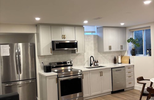 Halton Regional Municipality Wohnung | Cozy Basement Apartment in Milton. 1 Hour drive from Niagara falls and Toronto!
