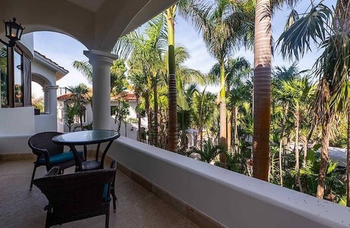 Soliman Bay Villa | Beachfront Soliman Bay Villa 33- for 26 guests!
