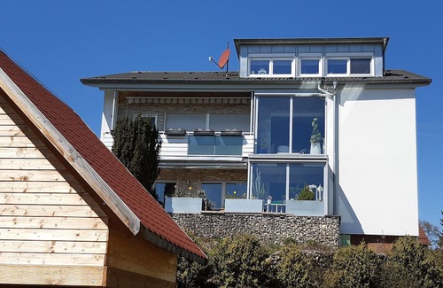 Hayingen Wohnung | Apartment 'Städtle-Blick' with Shared Garden, Balcony and Wi-Fi