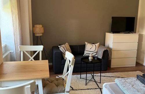 Ortslage Trotha Wohnung | Simple apartment "Hannes" in Halle including parking space