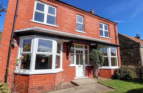 Ellerby Hütte | THE MANSE, pet friendly, character holiday cottage in Whitby