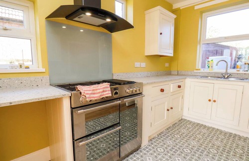 Ellerby Hütte | THE MANSE, pet friendly, character holiday cottage in Whitby