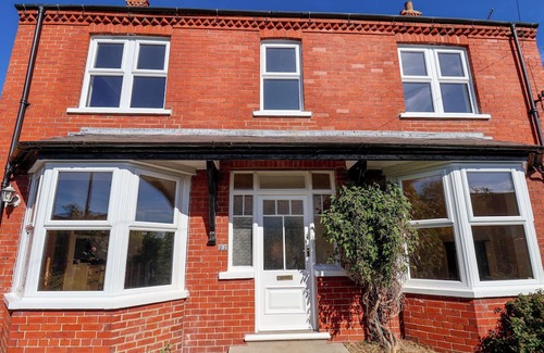 Ellerby Hütte | THE MANSE, pet friendly, character holiday cottage in Whitby