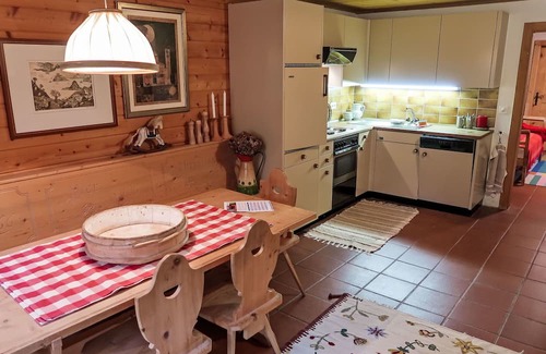 Riom-Parsonz Wohnung | Lovely apartment for 6 guests with patio and panoramic view