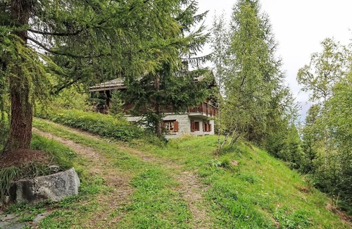 Riom-Parsonz Wohnung | Lovely apartment for 6 guests with patio and panoramic view