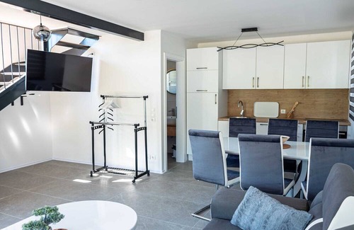 Terme Catez Haus | Tranquil Luxe Thermal Escape Mobile Home - Premium Mobile Home with Terrace