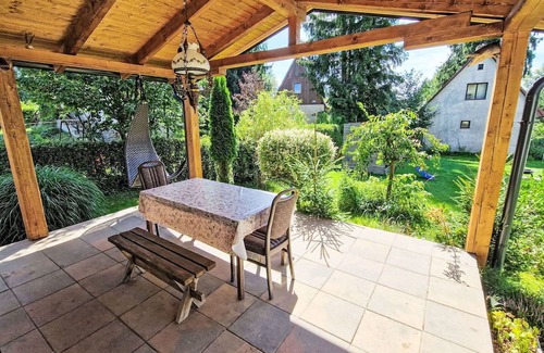 Karlovy Dvory Haus | Beautiful private villa for 6 guests with WIFI, TV, terrace and pets allowed