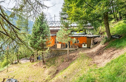 Heiligenblut Haus | Stunning private villa for 10 guests with WIFI, patio, pets allowed and panoramic view