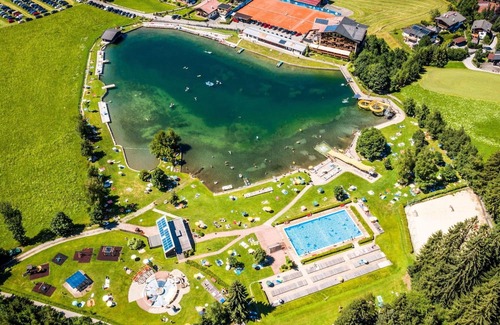 Kirchberg in Tirol Wohnung | Nice apartment for 6 people with pool, WIFI, TV and terrace