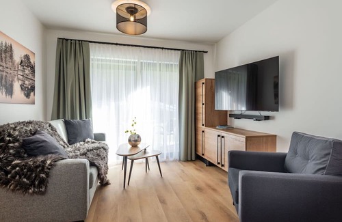 Kirchberg in Tirol Wohnung | Nice apartment for 6 people with pool, WIFI, TV and terrace