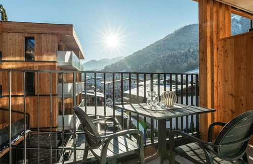 Kirchberg in Tirol Wohnung | Cosy apartment for 4 guests with WIFI, pool, TV and terrace