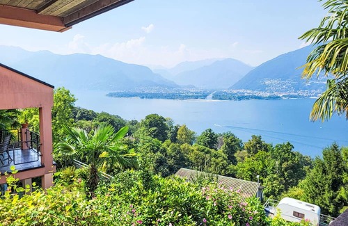 Vira Wohnung | Cosy apartment for 5 guests with pool, WIFI, TV and patio