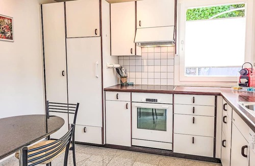 Vira Wohnung | Cosy apartment for 5 guests with pool, WIFI, TV and patio