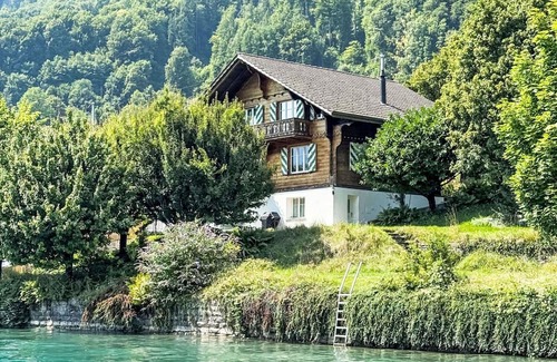 Niederried bei Interlaken Haus | Cosy apartment in villa for 8 people with WIFI, TV, balcony and panoramic view