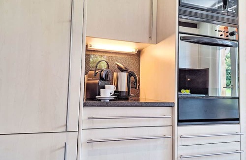 Niederried bei Interlaken Haus | Cosy apartment in villa for 8 people with WIFI, TV, balcony and panoramic view
