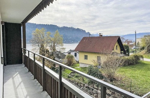 Sattendorf Wohnung | Nice apartment for 5 people with WIFI, TV and balcony