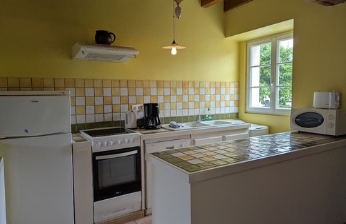 Vennecy Hütte | Peaceful lodging near Orleans, pets allowed, terrace and garden
