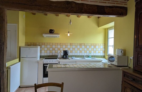Vennecy Hütte | Peaceful lodging near Orleans, pets allowed, terrace and garden
