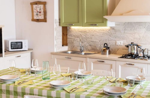 Lateis Wohnung | An elegant and cozy retreat for your lake getaway