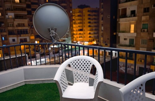 Nasr City Haus | Spacious 3BR Near Airport + City Stars + Pyramids| Sleeps 10