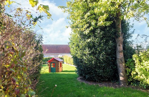 Nieuwpoort Haus | Spacious town house at canal with garden